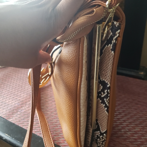 Purse - Picture 2 of 3